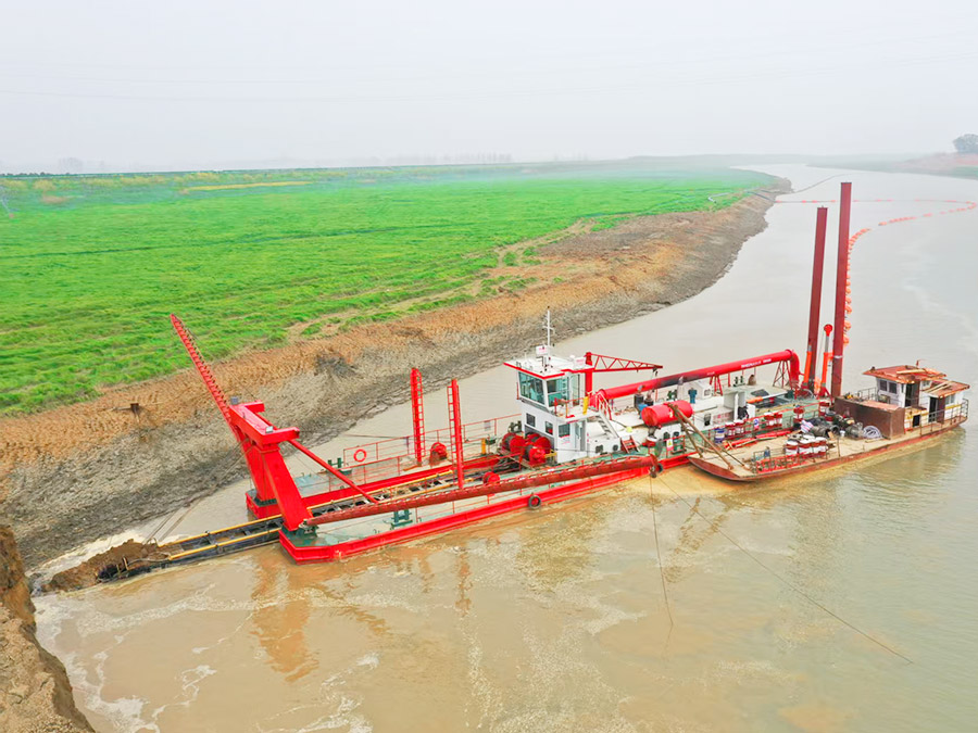 絞吸式挖泥船現場案例